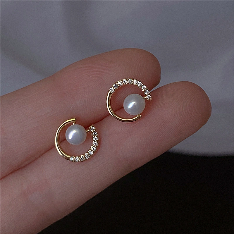 Simple C Shape Stud Earrings For Women Exquisite Pearl Round Crystal Jewelry 