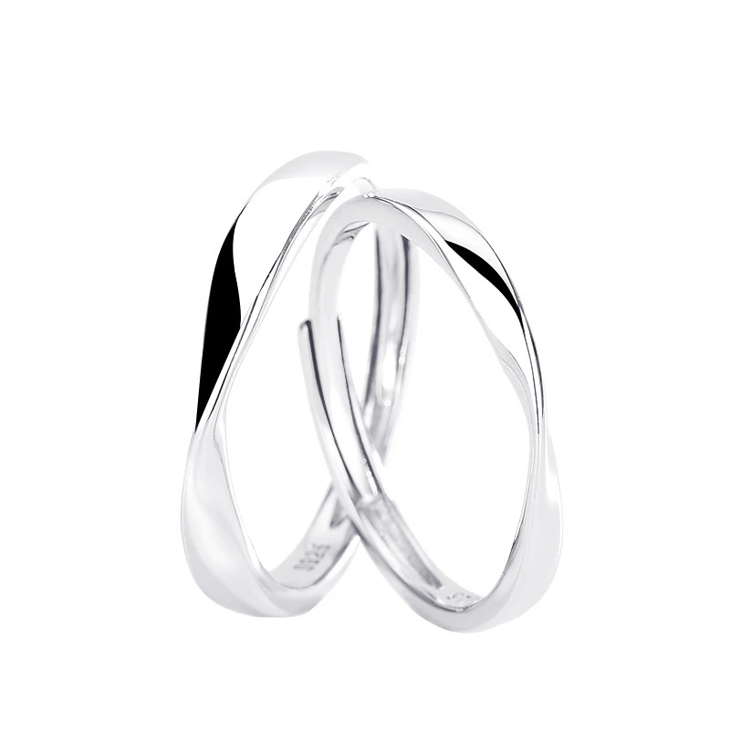 A Pair Of Men's And Women's Gift Commemorative Opening Rings