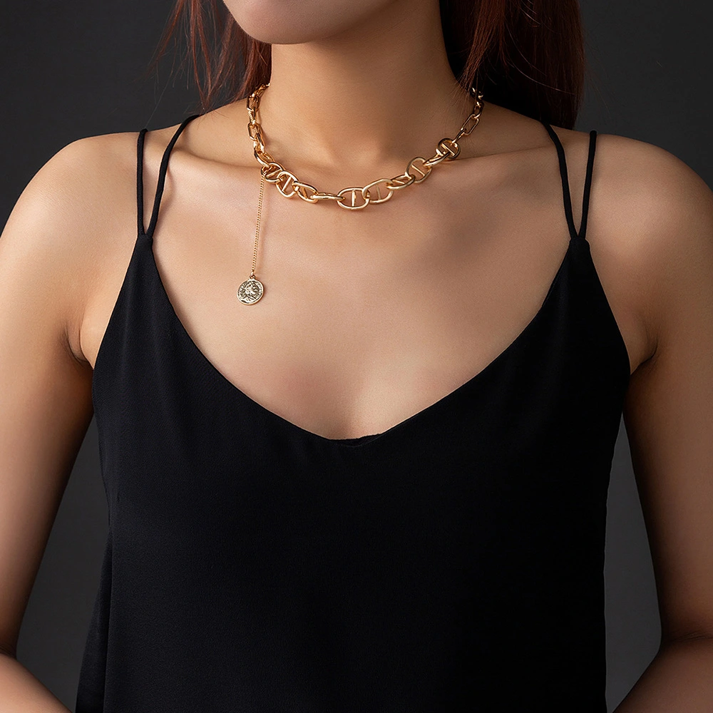 Japanese Word Chain Round Queen Pendant Clavicle Chain