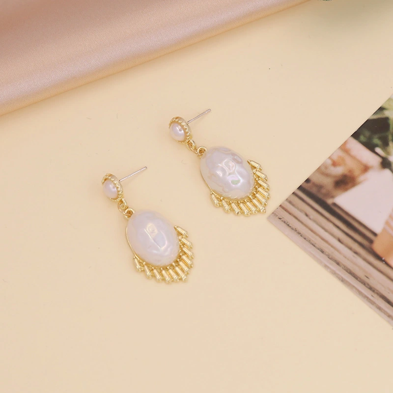 Baroque Style Long Pearl Earrings, Simple And Fashionable, All-match Love Earrings