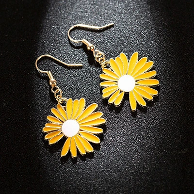 Temperament Little Daisy Earrings Korea Sweet Petal Flower Earrings