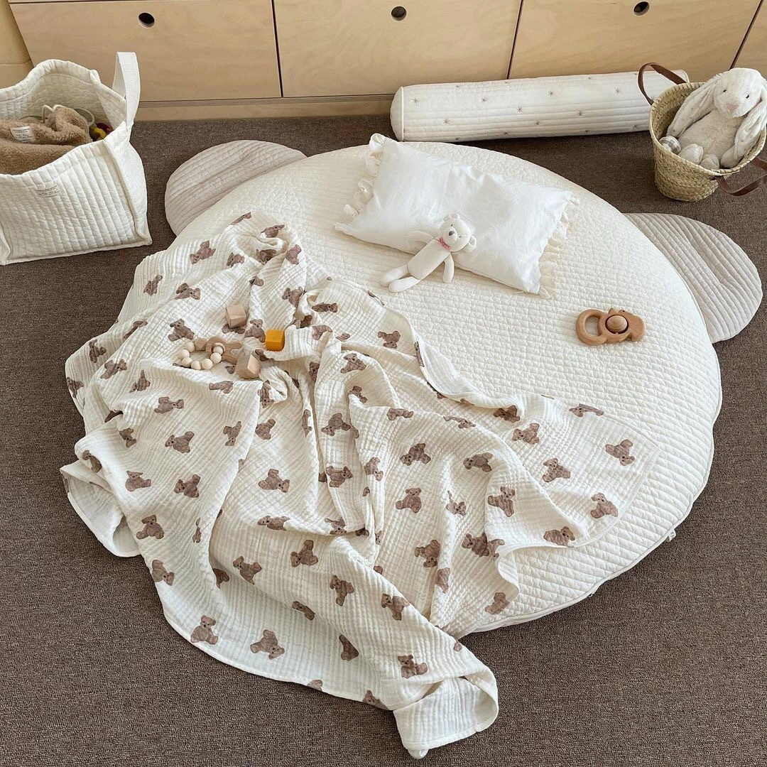 Ins Wind Korean Children's Room Baby Blanket Thin Quilt Photo Photography Props Bear Printing Three-layer Gauze Blanket