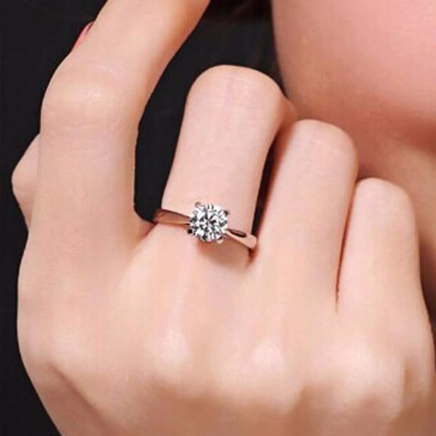 Hot Selling Classic Women's Four-claw Zircon Ring