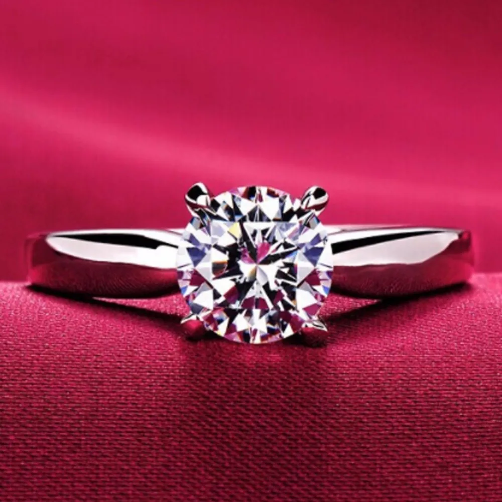 Hot Selling Classic Women's Four-claw Zircon Ring