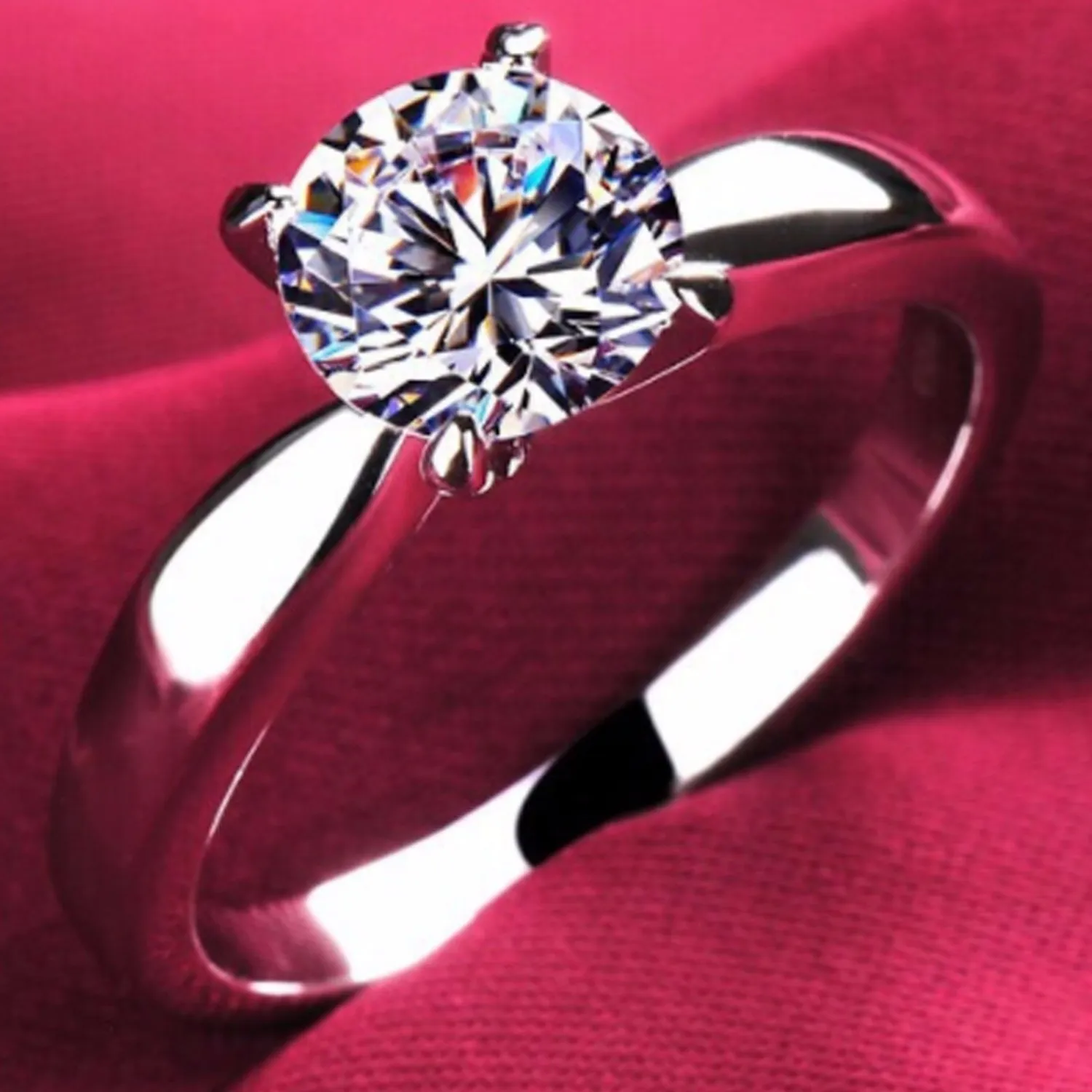 Hot Selling Classic Women's Four-claw Zircon Ring