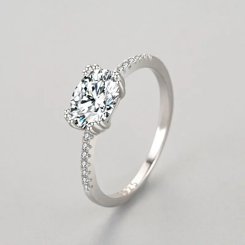 Huadan-shaped Center Stone Wedding Ring