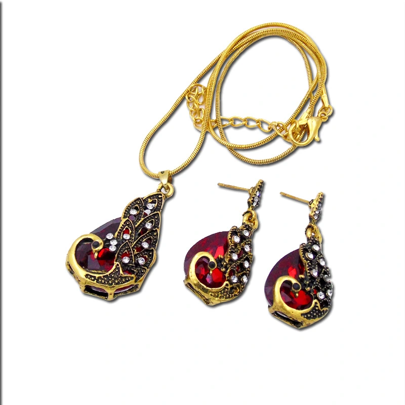 Three-dimensional Peacock Gemstone Earrings And Necklace Set