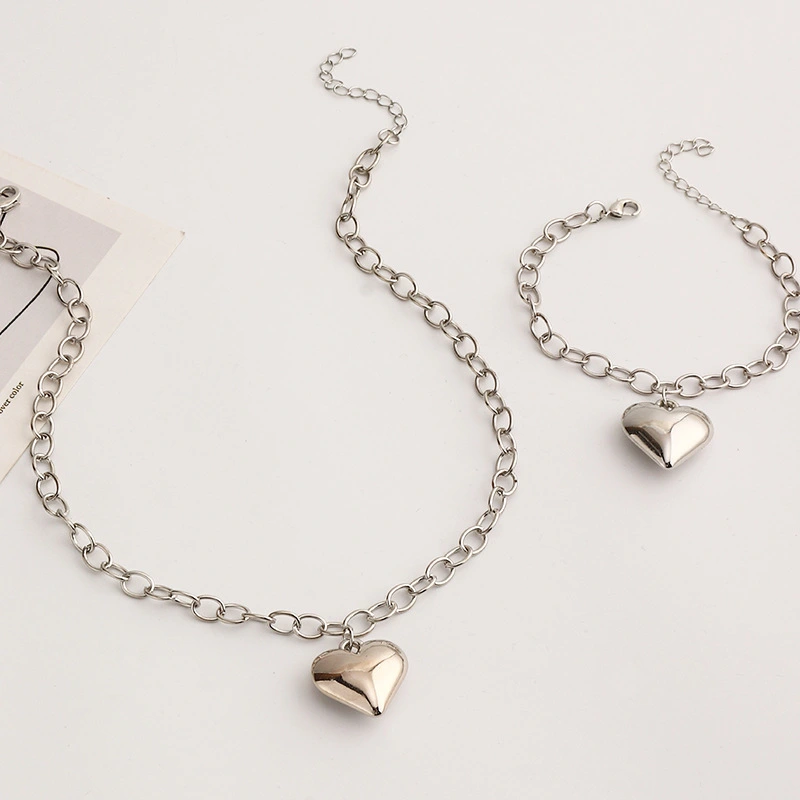 Simple And Popular Three-dimensional Love Necklace