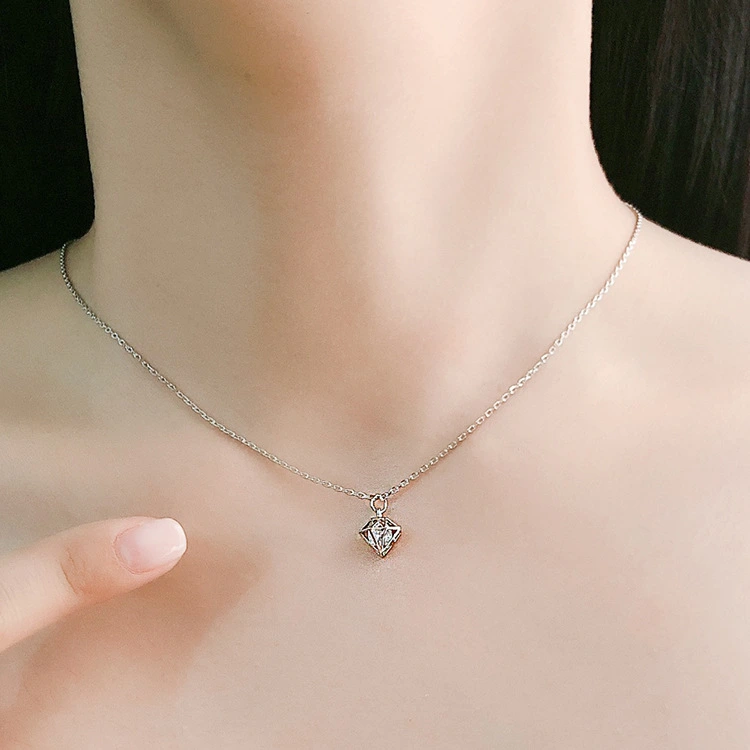 Sweet Creative Crown Pendant Fashion All-match Diamond Short Clavicle Chain