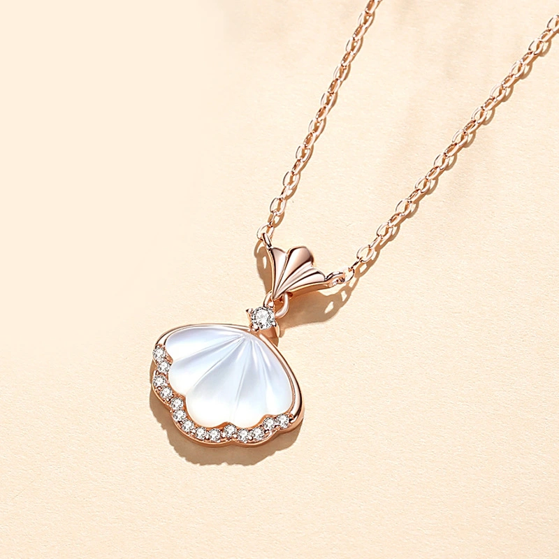 Fashion Simple White Fritillary Clavicle Chain