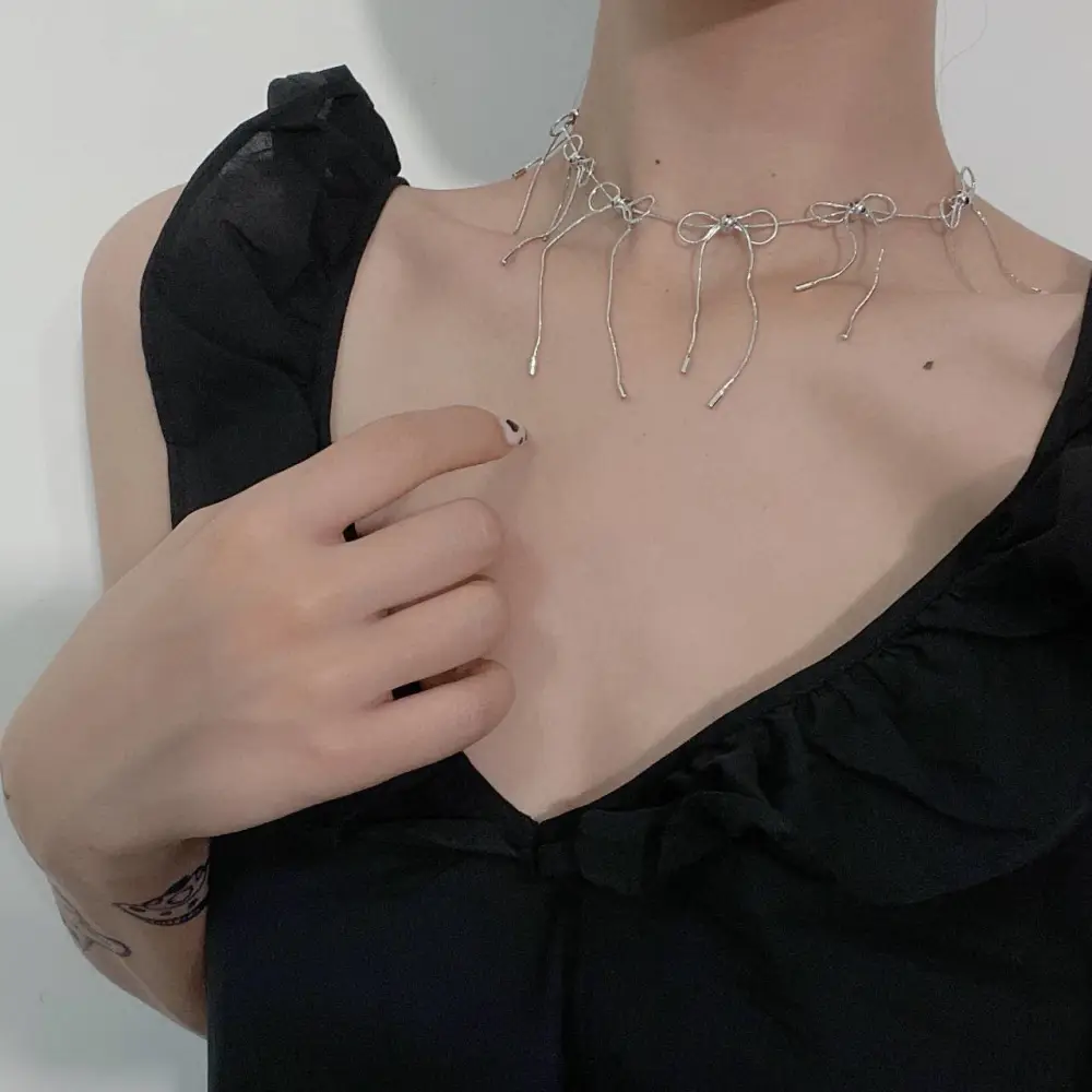 Tassel Atmospheric Metal Chain Bow Necklace Short Clavicle Chain