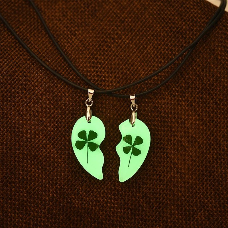 Clover Luminous Couple Necklaces Heart Shape Pendant Natural Dried Flower Glow In The Dark Jewelry