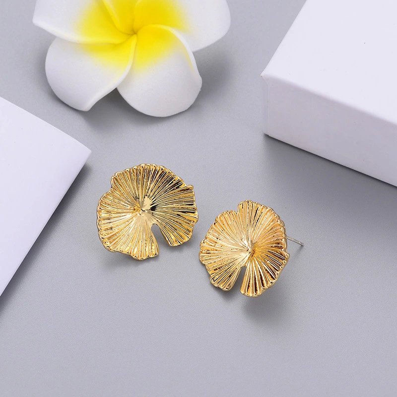 Fashion Cold Wind Metal Earrings