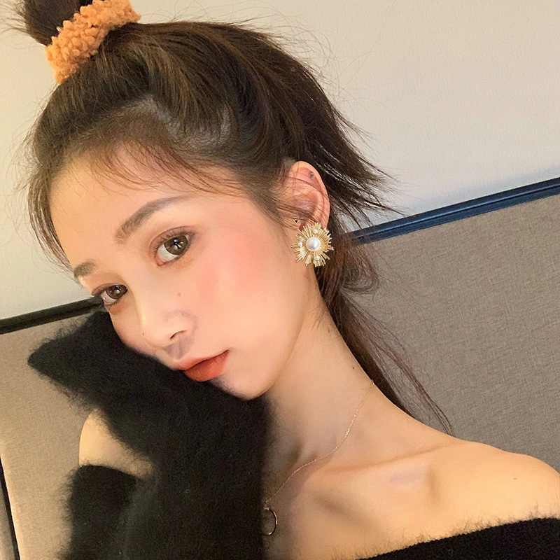 Golden Pearl Earrings Retro Hong Kong Style Exaggerated Large Earrings