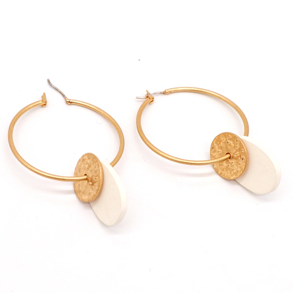 European And American Temperament Round Wood Chip Earrings