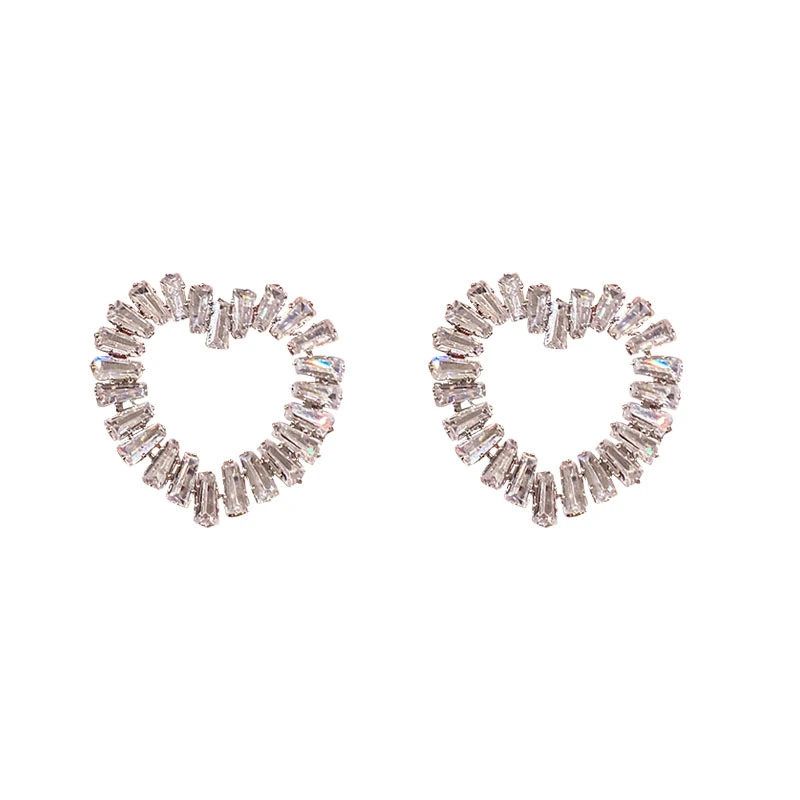 Diamond-studded Love Niche Design Earrings