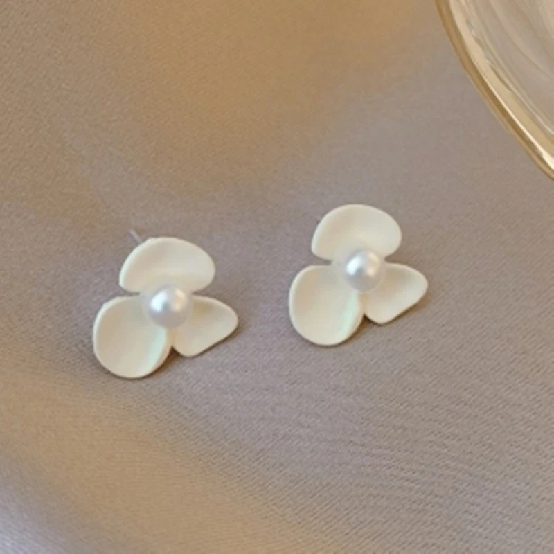 Super Fairy Cream White Earrings Ins Pearl Flower Simple 925 Silver Needle Earrings