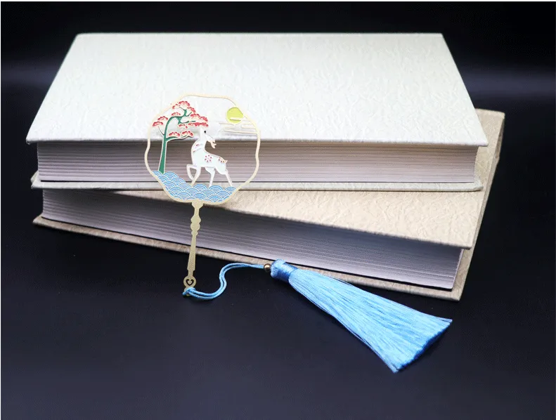 Metal Bookmark And Elegant Folding Fan