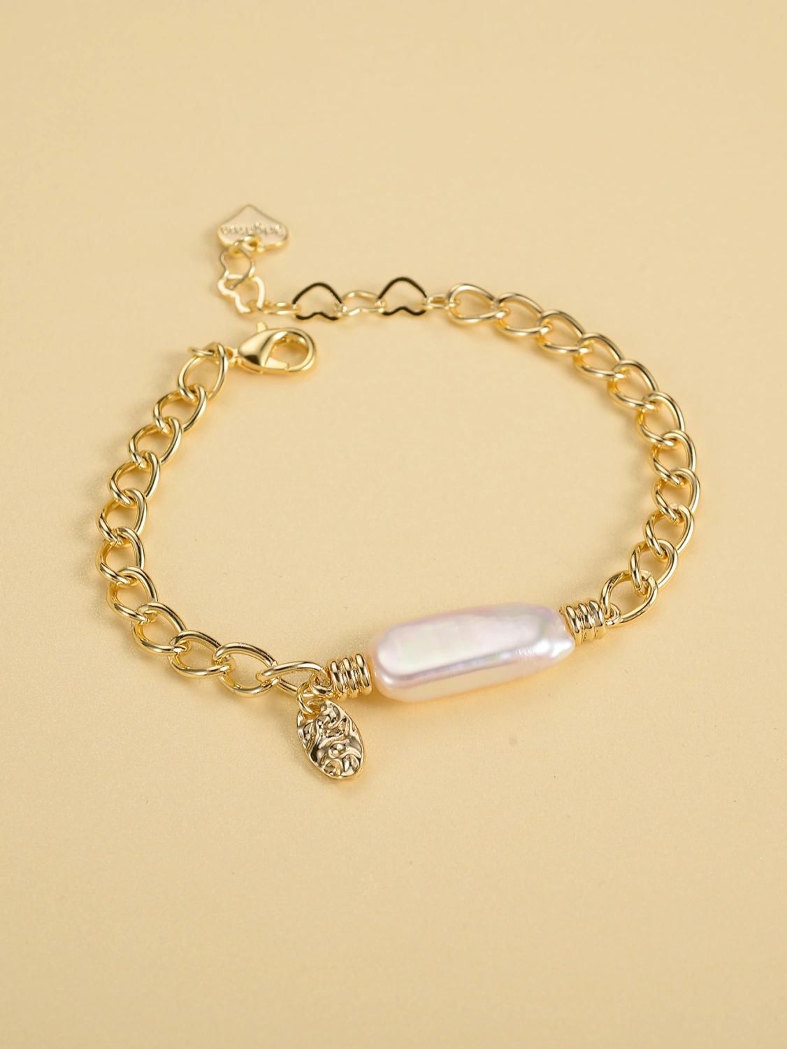 European And American Vintage Classic Metal Pearl Bracelet