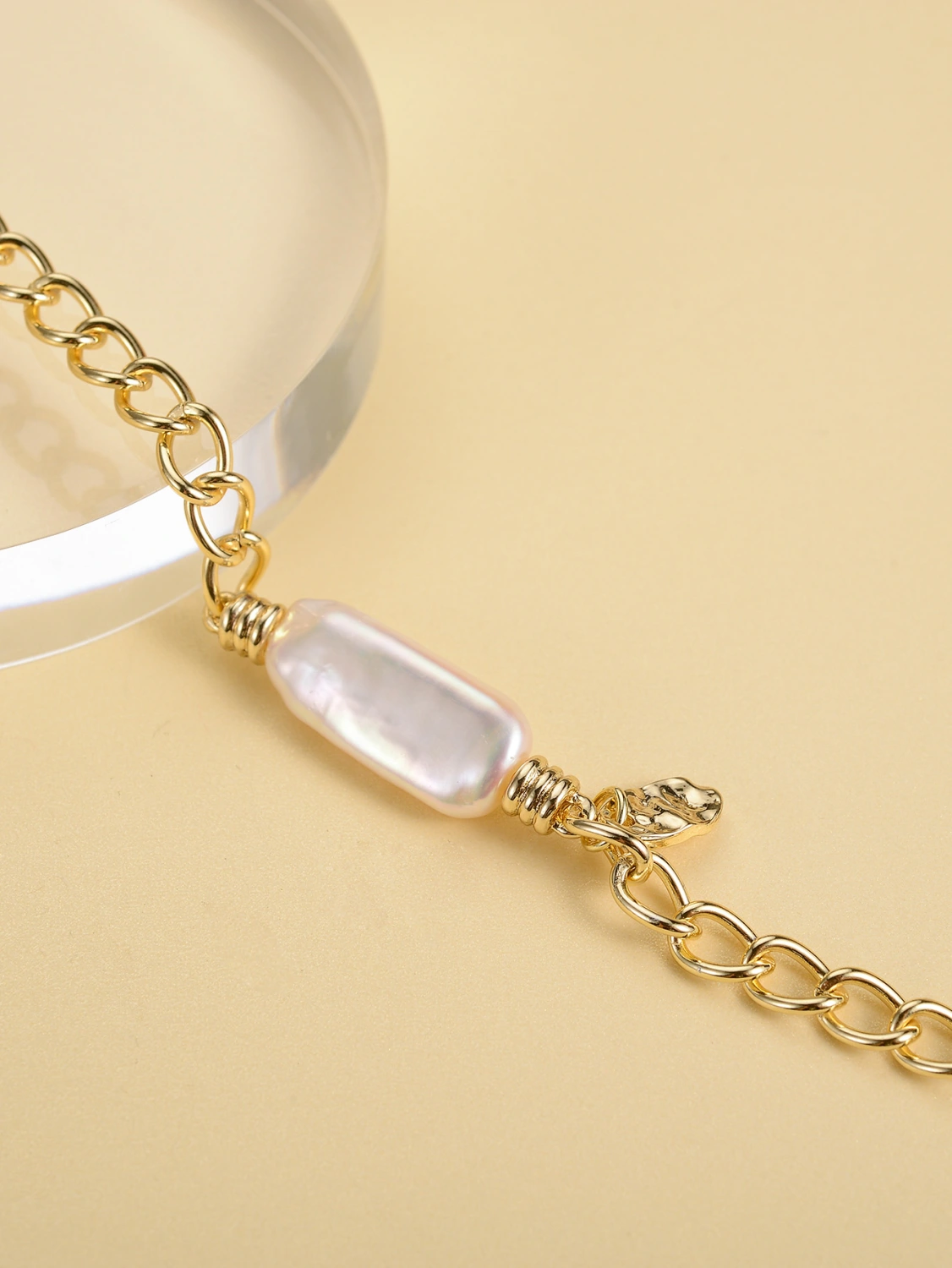 European And American Vintage Classic Metal Pearl Bracelet