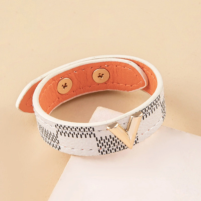 Classic Letter V Plaid Pattern Leather Bracelet Bangle