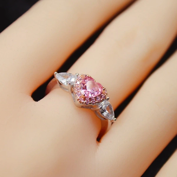 Fashion  Peach Heart Prong Set Zircon Ring