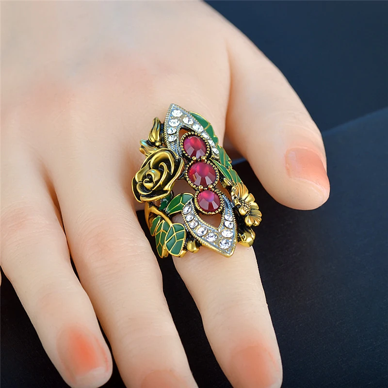 Exaggerated Gold-plated Color Separation Court Gemstone Ring Clothing Accessories