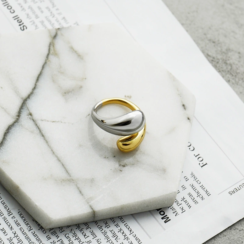 Cross-border Geometric Ring With The Same Paragraph