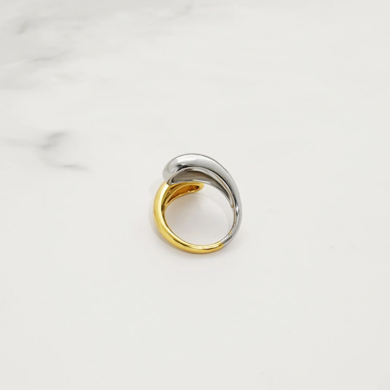 Cross-border Geometric Ring With The Same Paragraph