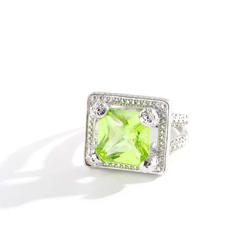 Hot Sale Fashion Trendy Rectangular Green Crystal Inlaid White Diamond Ladies Ring