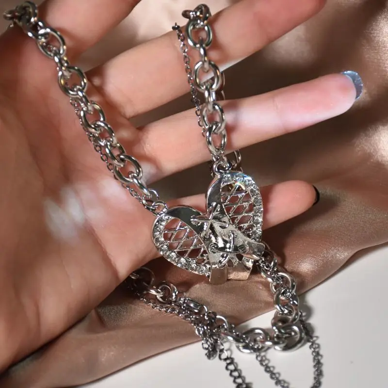 Frosty Wind Band Love Heart Pendant Sweet Cool Wind Necklace