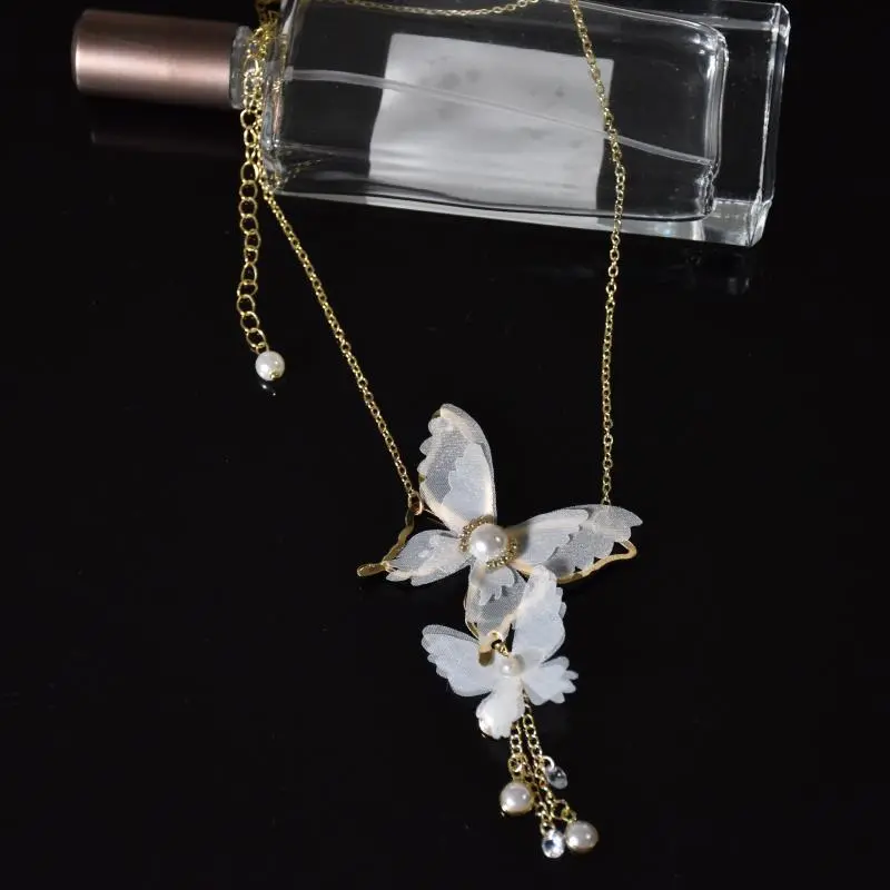 Fashionable Personality Pearl Diamond Lace Butterfly Necklace