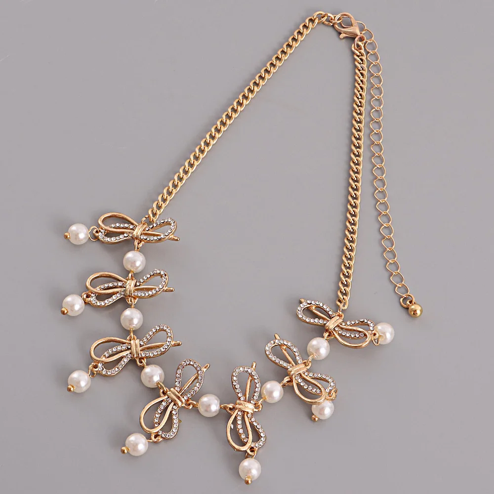 Pearl And Diamond Bowknot Clavicle Chain Necklace Women