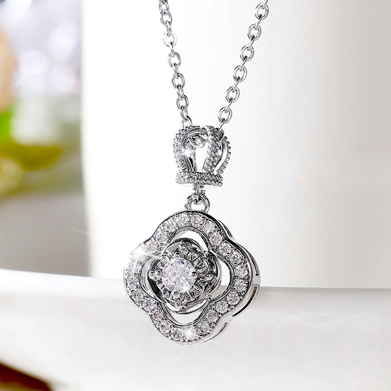 Four-leaf Clover Necklace Female Korean Style Simple And Light Luxury Pendant Vibrato New Sweater Chain