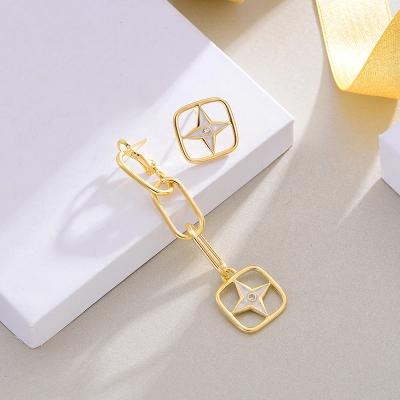 Fashionable Simple Metal Light Luxury Earrings