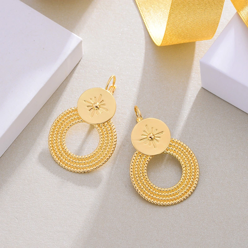 Fashionable Simple Metal Light Luxury Earrings