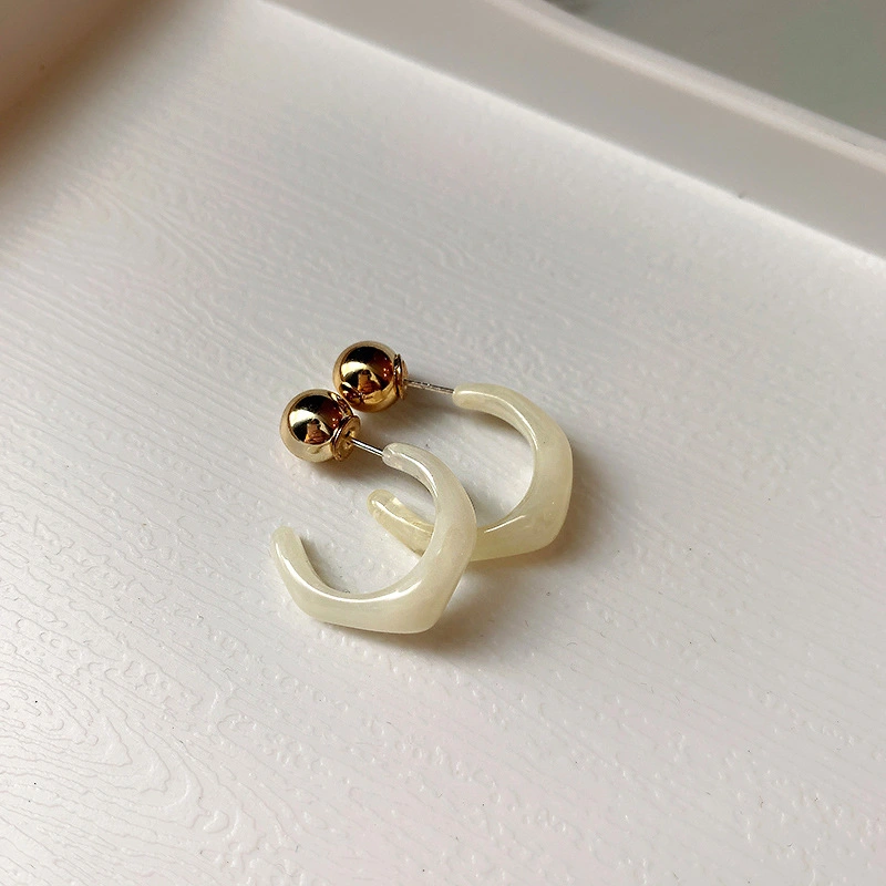 Acrylic Pearl C-shaped Earrings European And American Retro Light