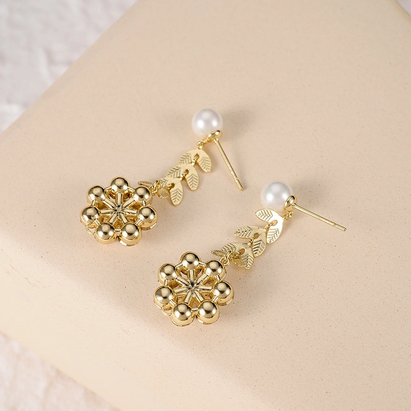 Temperament Female Gentle And Thin Natural Pearl Earrings