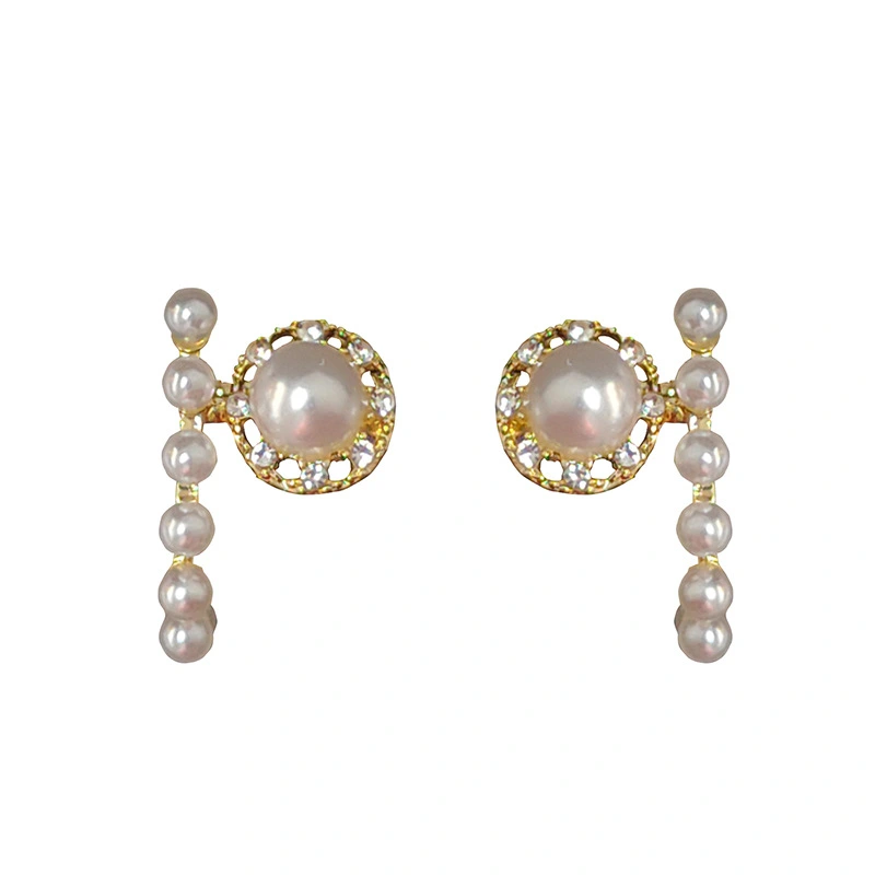 Gentle Design Pearl Earrings