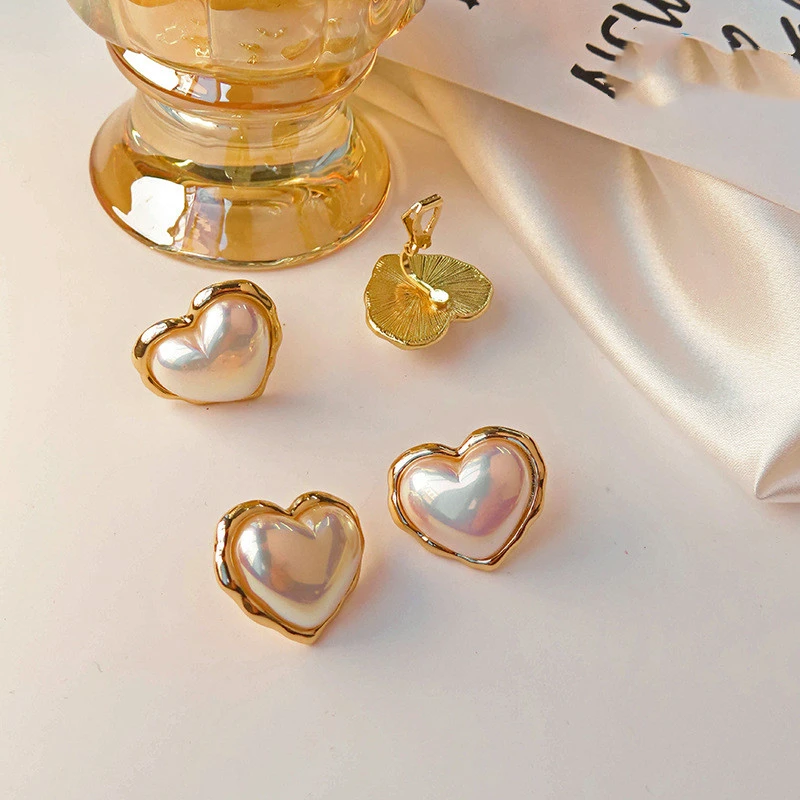 Love Heart-shaped Pearl Earrings For Women