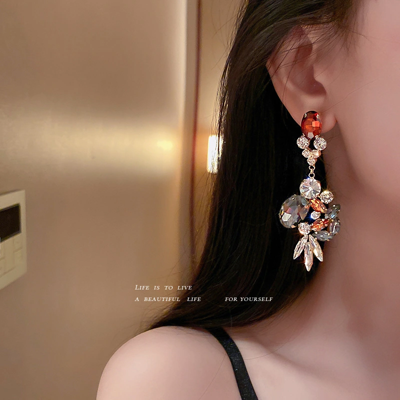 European And American Retro Diamond-studded Crystal Tassel Earrings Light Luxury Atmosphere