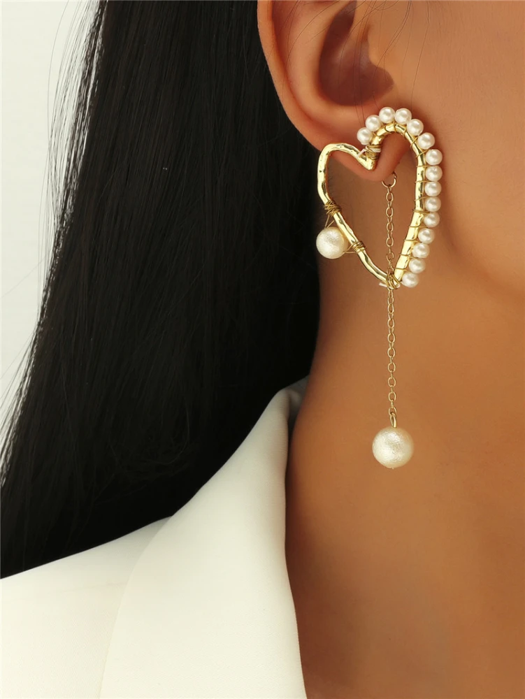 Geometric Heart-shaped Love Ears Surround Pearl Ear Hooks