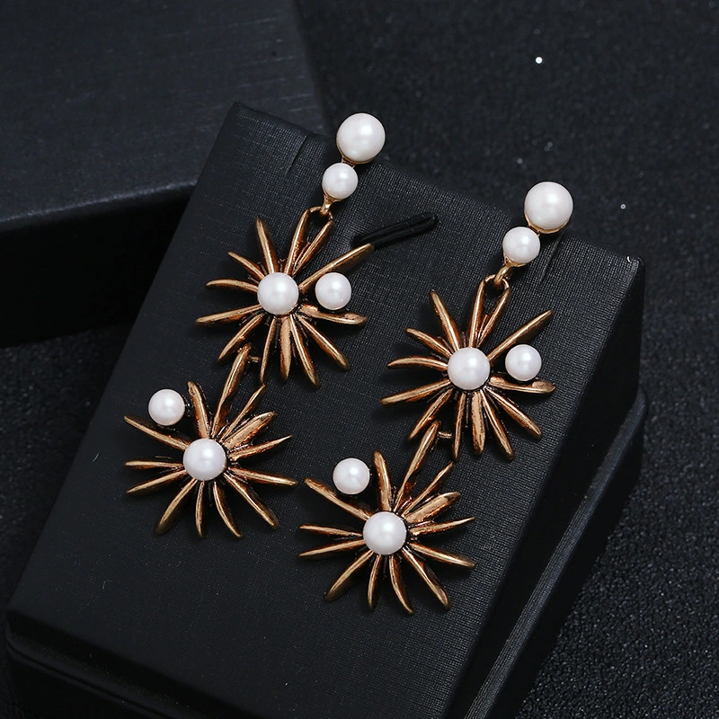 Vintage Metal Inlaid Pearl Tassel Sun Flower Stud Earrings