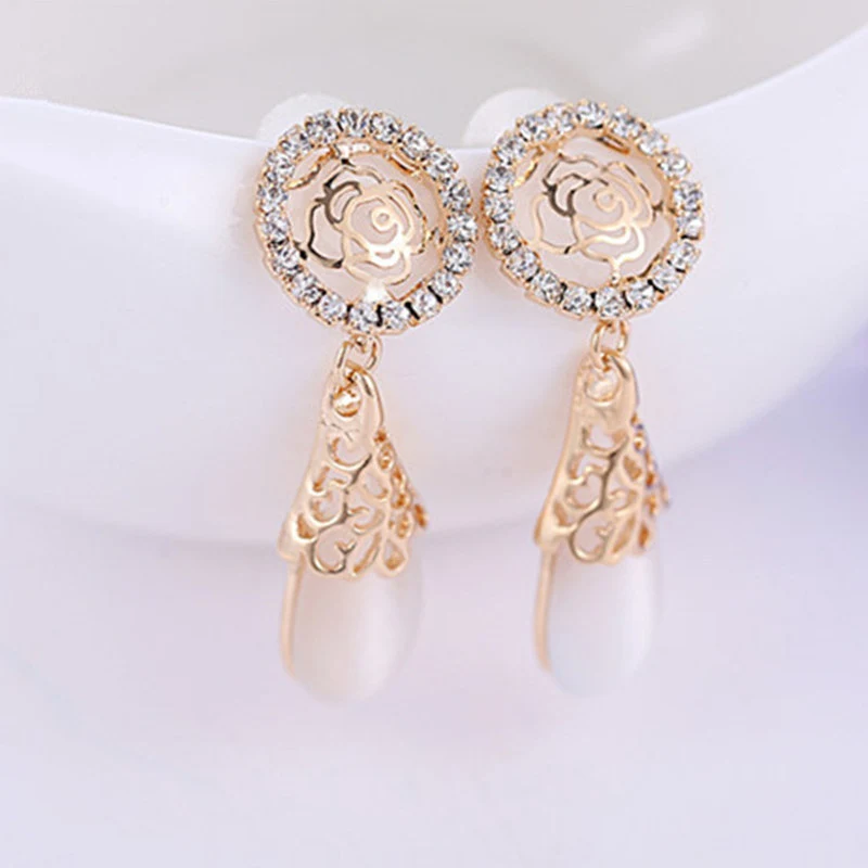 Fashion Personality Round Rhinestone Rose Earrings