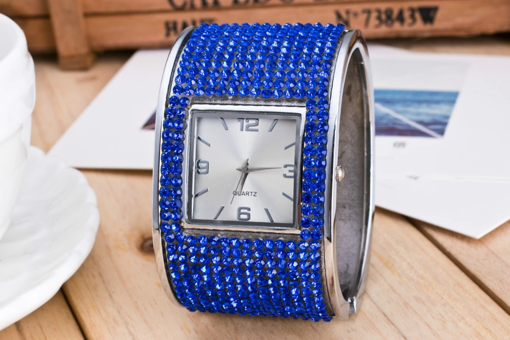 Diamond-studded Fashion Watch