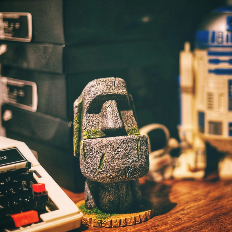 Creative Easter Island Resin Retro Stone Portrait Moai