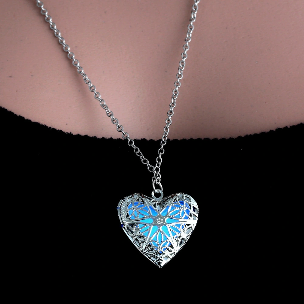 Love Fashion Pendant Heart-shaped Hollow Luminous Luminous Necklace Women