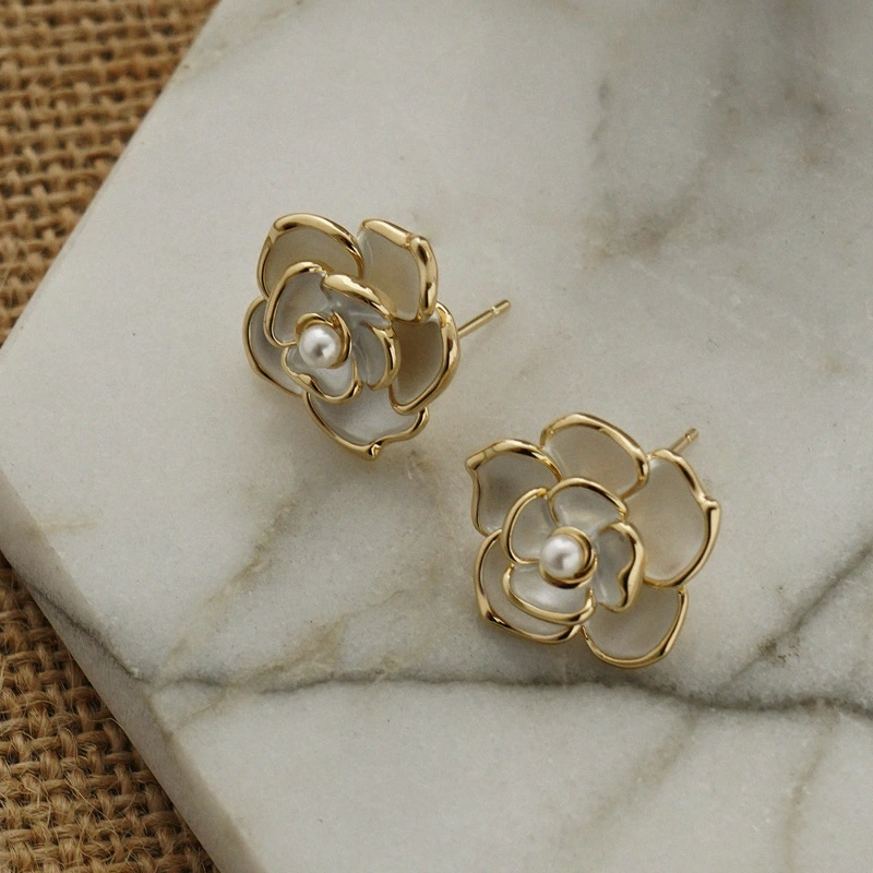 Drop Oil Golden Earrings Simple And Delicate Pearl Earrings