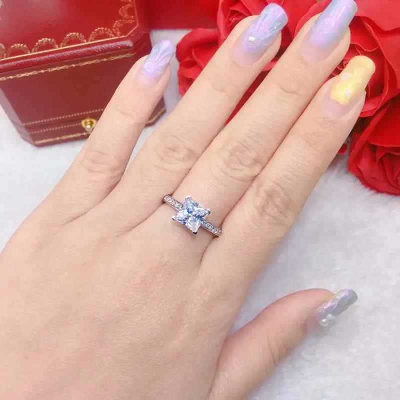 Square Diamond Four-claw Square Carat Ring