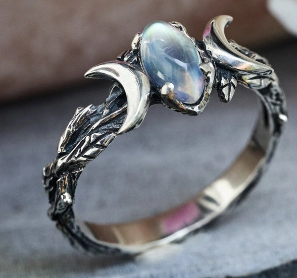 European And American Simple Retro Bohemian Crescent Moonstone Ladies Engagement Ring
